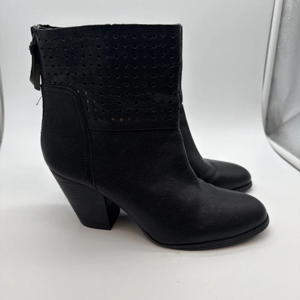 Nine West Womens SZ 9M Hippy Chic Black Leather Perforated High Heel Ankle Boots